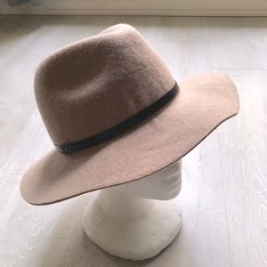Banana Republic beige tan Wool felt  fedora hat